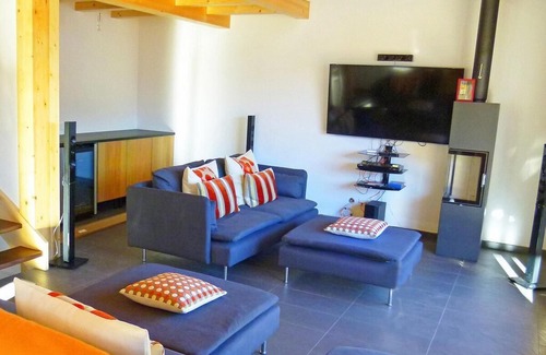 Heremence Villa | Chalet, wifi, balcony, fireplace or stove, parking, tv, ski locker, 150m², Thyon