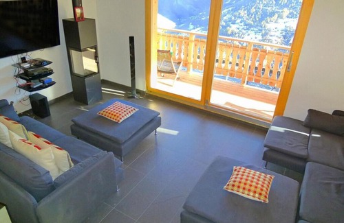 Heremence Villa | Chalet, wifi, balcony, fireplace or stove, parking, tv, ski locker, 150m², Thyon