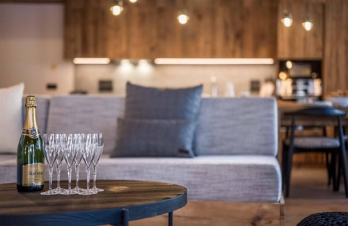 Le Fornet Ski Chalet | Chalet, wifi, sauna, terrace, fireplace or stove, parking, tv, ski locker, 150m², Val d'Isère