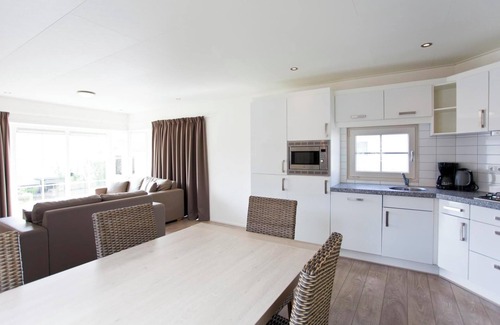 Breskens House | Chalet with 2 bedrooms and a terrace