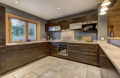 Chamonix City Centre Ski Chalet | Chalet with Hot Tub & Sauna near Chamonix Centre