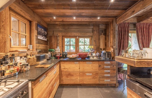 Le Planellet Ski Chalet | Chalet "Zibeline" with Mountain View, Private Terrace and Wi-Fi
