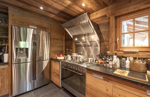 Le Planellet Ski Chalet | Chalet "Zibeline" with Mountain View, Private Terrace and Wi-Fi