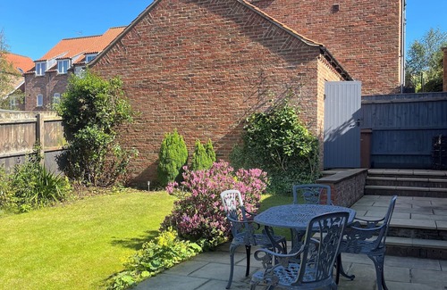 Flamborough Cottage | Chalk Cottage at Flamborough, Yorkshire Coast, Four Star Accomodation. Sleeps 5