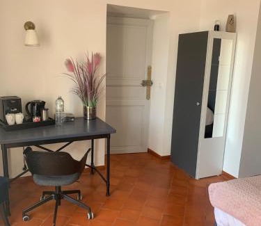 Gignac Bed & Breakfast | Chambre 1 jardin
