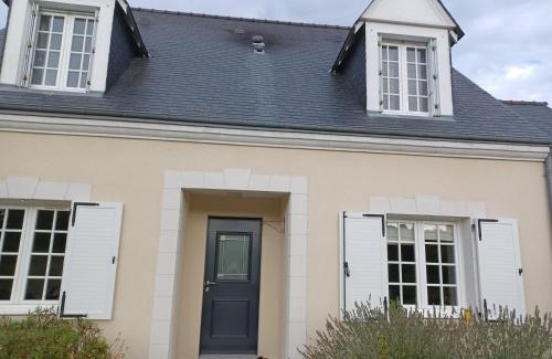 Pruille-le-Chetif House | Chambre avec sdb