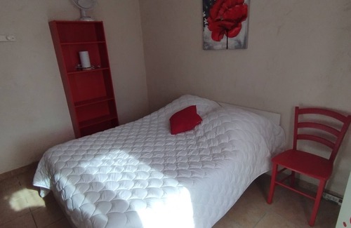 La Tour-d'Aigues Bed & Breakfast | Chambre Coquelicot en Provence , au Pied du Luberon