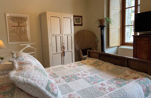Flavigny-sur-Ozerain Bed & Breakfast | Chambre d'hôtes Maison Galimard 1
