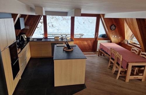 Arc-1600 Ski Chalet | Chambre d'hôte TINTIN - 2 people - single beds