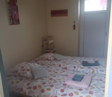 Neuvic Bed & Breakfast | Chambre D'hotes - La Bonbonnière