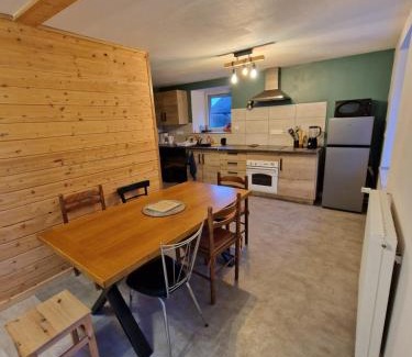 Paroisse Le Finage House | Chambre dorée chez Sarah