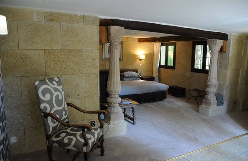 Les Platrieres Bed & Breakfast | Chambre en Provence Dans une Parc Verdoyant Avec Salle de Bain et Cuisine