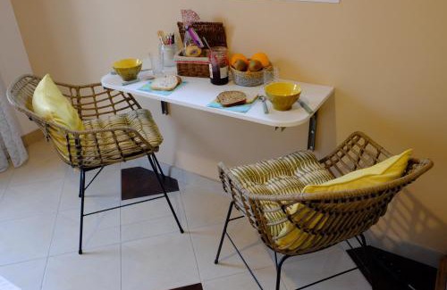 Fontenay-sur-Mer House | Chambre indépendante avec vue sur mer et marais du littoral, Salle de bain et WC privatifs , kitchenette et terrasse partagées