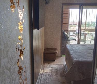 Sale House | chambre moderne avec une terasse et salle de bain privative