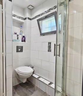 Stains Apartment | Chambre privée dans logement partagé, Moon Ray Paris & Stade de France