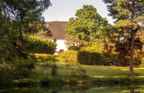Le Clerjus Bed & Breakfast | Chambre Rubis: Élégance et Confort en Pleine Nature - FR-1-589-723