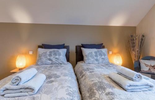 Vyans-le-Val Bed & Breakfast | Chambre spacieuse avec sauna et vélos électriques à Vyans-le-Val - FR-1-583-264