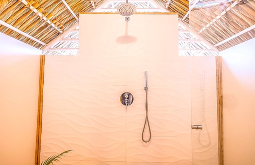 Tamarindo Hotel | Chambre Supérieure privée avec douche tropicale