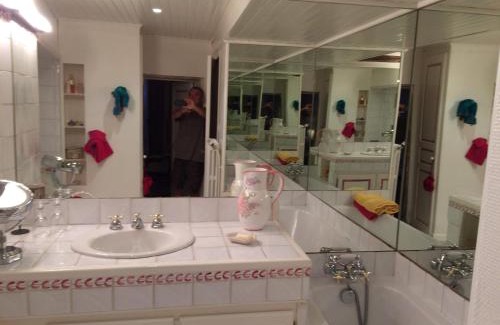 Saint-Jean-du-Bruel Bed & Breakfast | Chambre Thomas