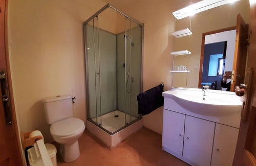La Chaise-Dieu Bed & Breakfast | Chambres D'hôtes, Avec Jardin, Dans une Bâtisse de Caractère en Pierre et Bois