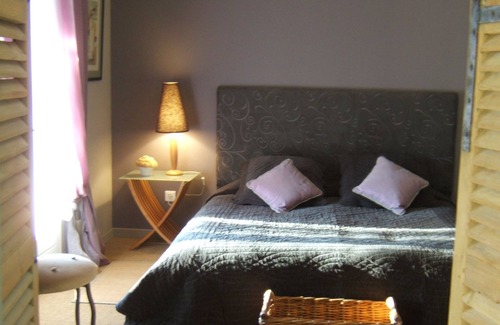 La Tour-d'Aigues Bed & Breakfast | Chambres d'Hôtes de la Ferrage