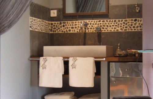 La Tour-d'Aigues Bed & Breakfast | Chambres d'Hôtes de la Ferrage