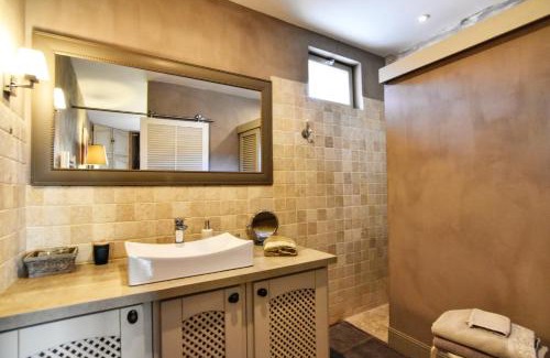 Le Taillan-Medoc Bed & Breakfast | Chambres d'hôtes Domaine de Ginouilhac