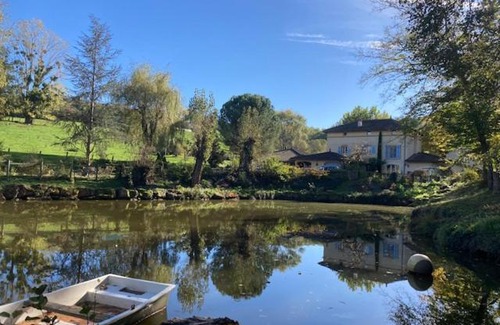 Sarcey Bed & Breakfast | CHAMBRES DES EAUX 28 "baptistine"