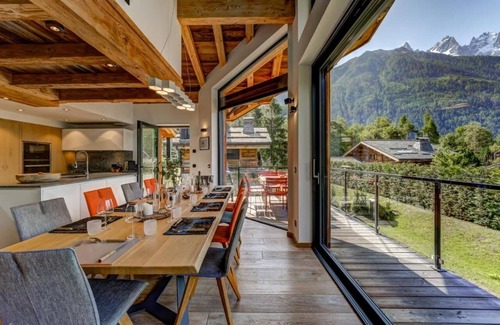 Chamonix-Mont-Blanc Ski Chalet | Chaminox Chalet with traditional mountain features, a sense of style and panache