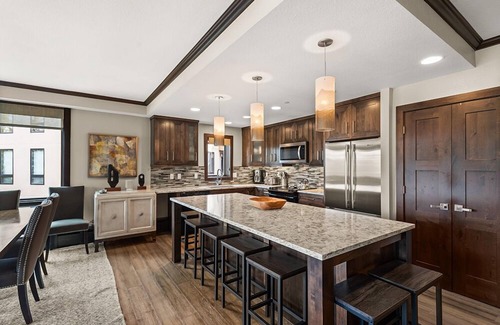 Snowmass Village Condo | Chamonix 26 | Snowmass Ski-In/Ski-Out Condo w/Shared Pool/Hot Tub/Private Washer/Dryer/WiFi