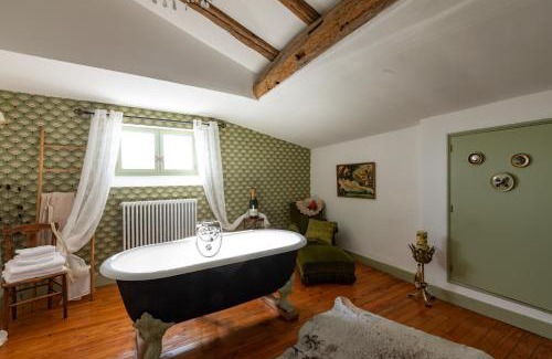 Condom Bed & Breakfast | Champagne House - Elegance, Luxury and Charm