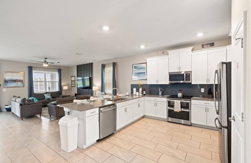 Four Corners House | ChampionsGate Resort 10 Bedroom Vacation Home - Includes resort clubhouse amenity access!