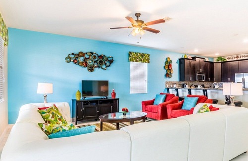 Davenport House | ChampionsGate Resort Vacation Pool Home 8BR