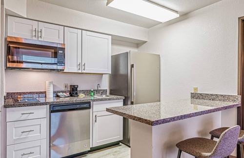 Chandler Apartment | Chandler 1bd King Deluxe