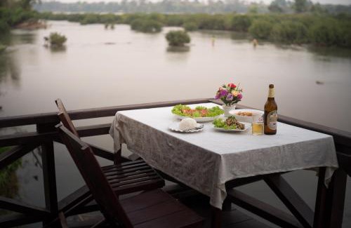 Don Khon House | Chanhthida Guesthouse and The River Front Restaurant