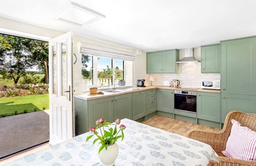 Ripon House | Chantry cottage, Newby Hall. Dog friendly, fires, beautiful views and walks.