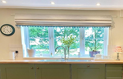 Ripon House | Chantry cottage, Newby Hall. Dog friendly, fires, beautiful views and walks.