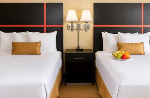 Burlington Hotel | Chaparral Motor Inn