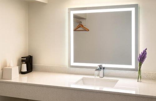 Burlington Hotel | Chaparral Motor Inn