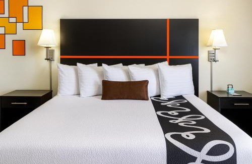 Burlington Hotel | Chaparral Motor Inn