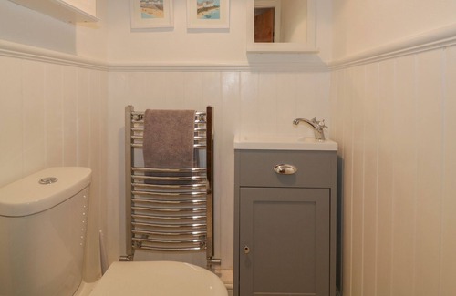 Tywardreath Cottage | CHAPEL COTTAGE, pet friendly, luxury holiday cottage in Tywardreath