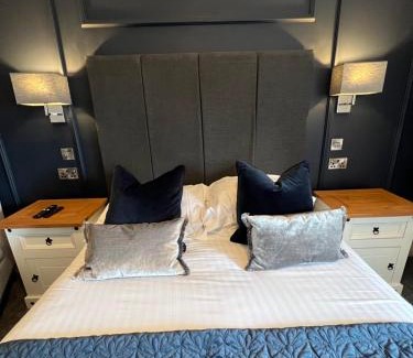 Roslin House | Chapel Cross Guesthouse