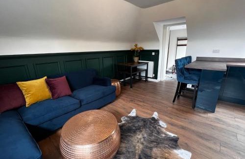 Roslin House | Chapel Cross Guesthouse