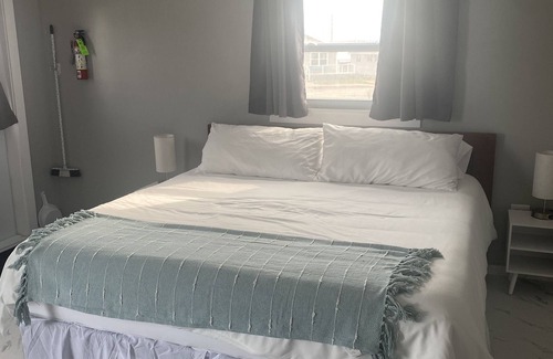 Souris Hotel | Chapel Suites - Deluxe King Suite