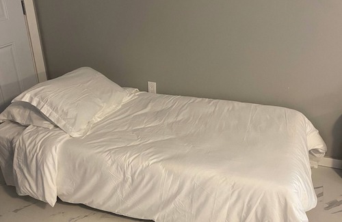 Souris Hotel | Chapel Suites - Deluxe King Suite