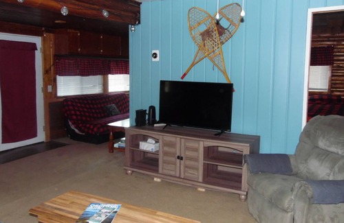 Oscoda Cabin | Chappy's Cabin great for that last minute get away located in Oscoda Michigan budget friendly!