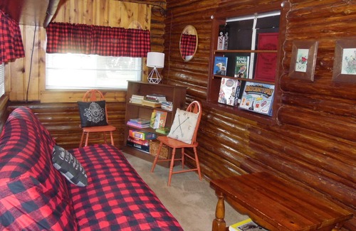 Oscoda Cabin | Chappy's Cabin great for that last minute get away located in Oscoda Michigan budget friendly!