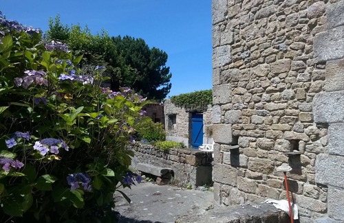 Cleder House | character cottage in stone
