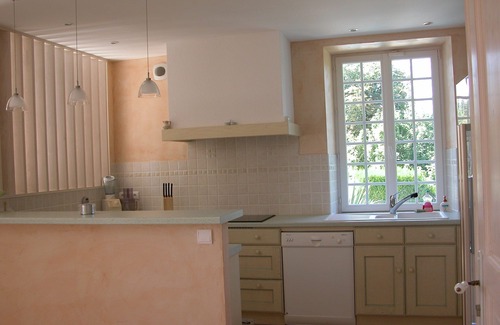 Villars-en-Pons House | Character house, air-conditioned, heated pool, fenced garden with trees.