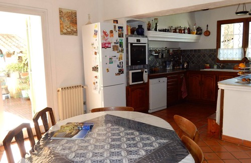 Pertuis House | Character house, intramural, close to amenities, festivals